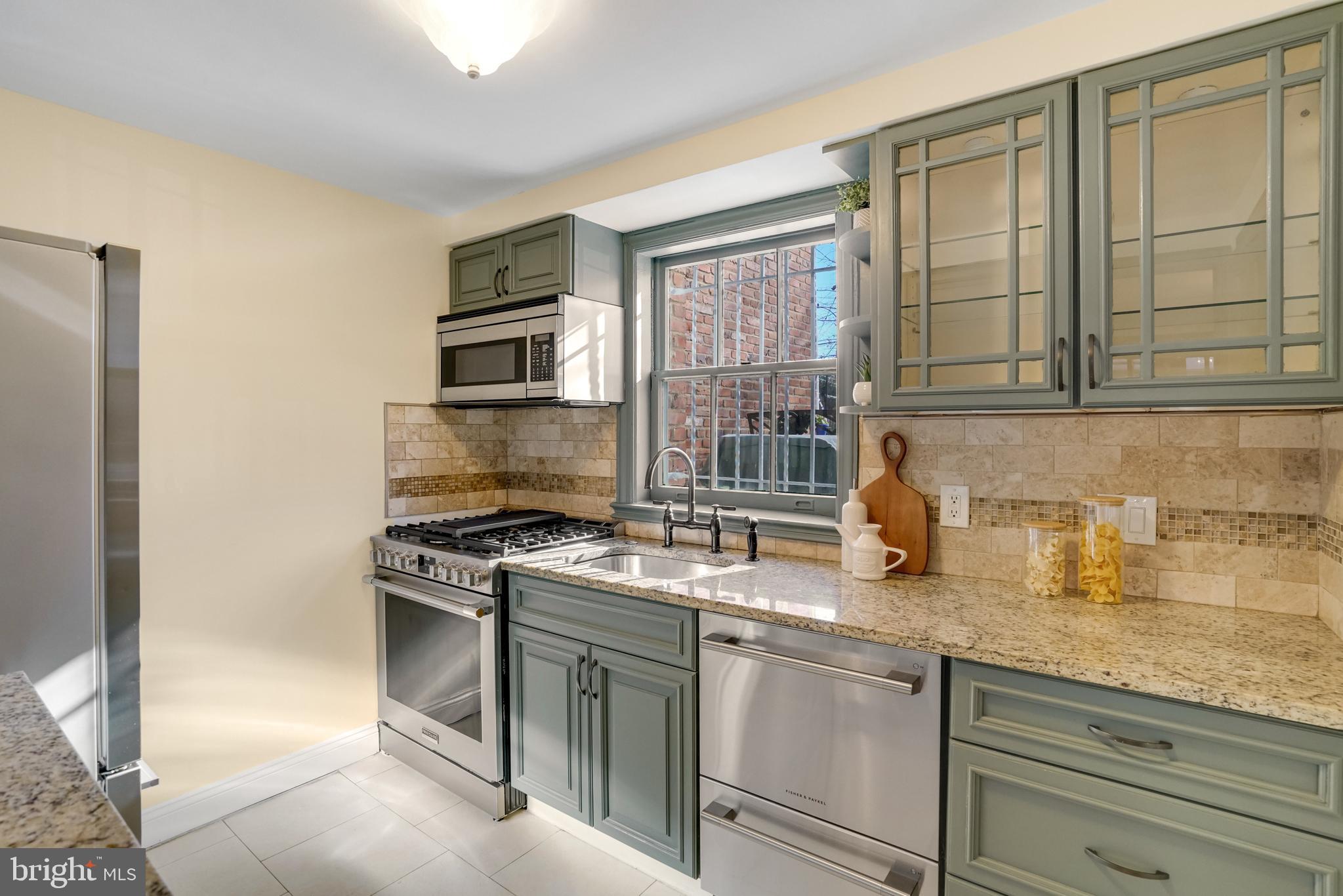 YATES GARDENS - Residential