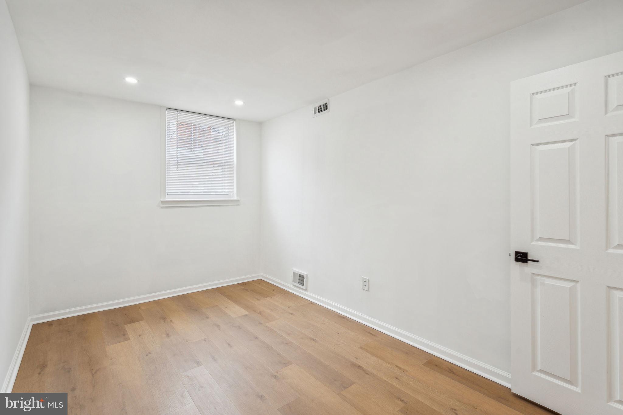 ROXBOROUGH - Residential