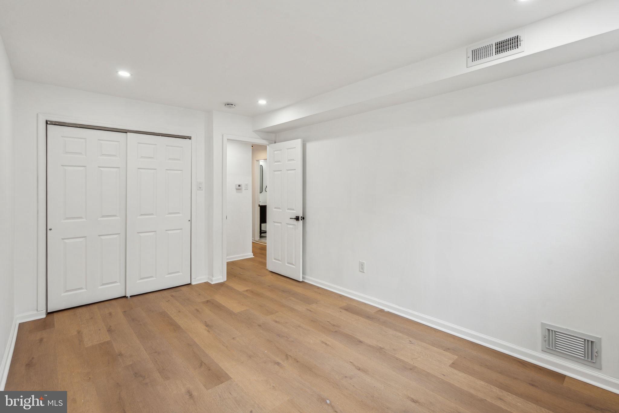 ROXBOROUGH - Residential