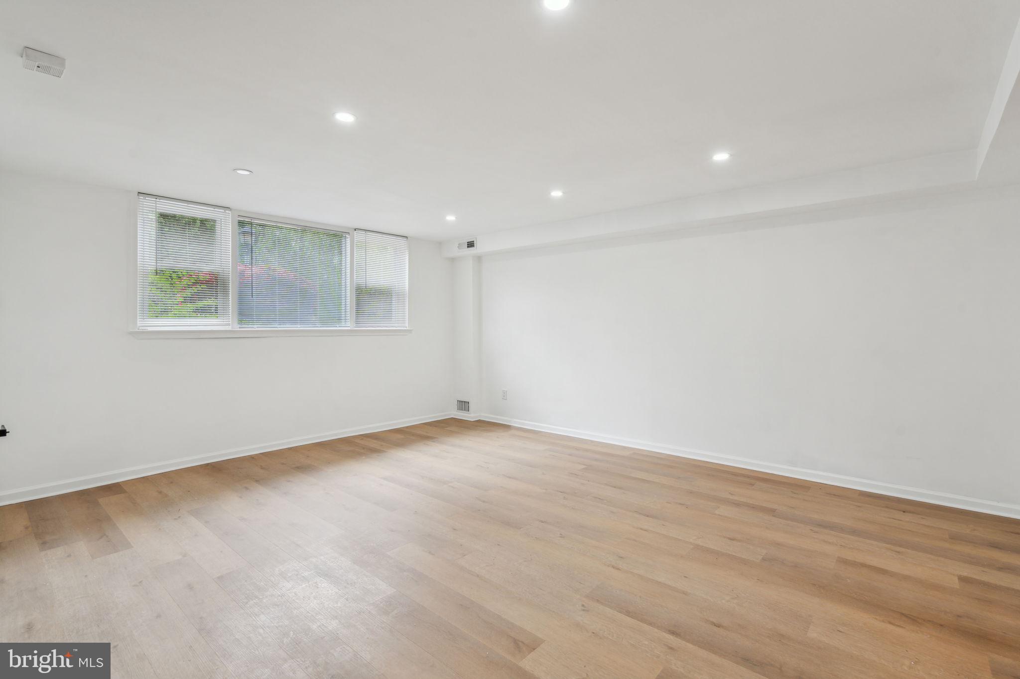 ROXBOROUGH - Residential