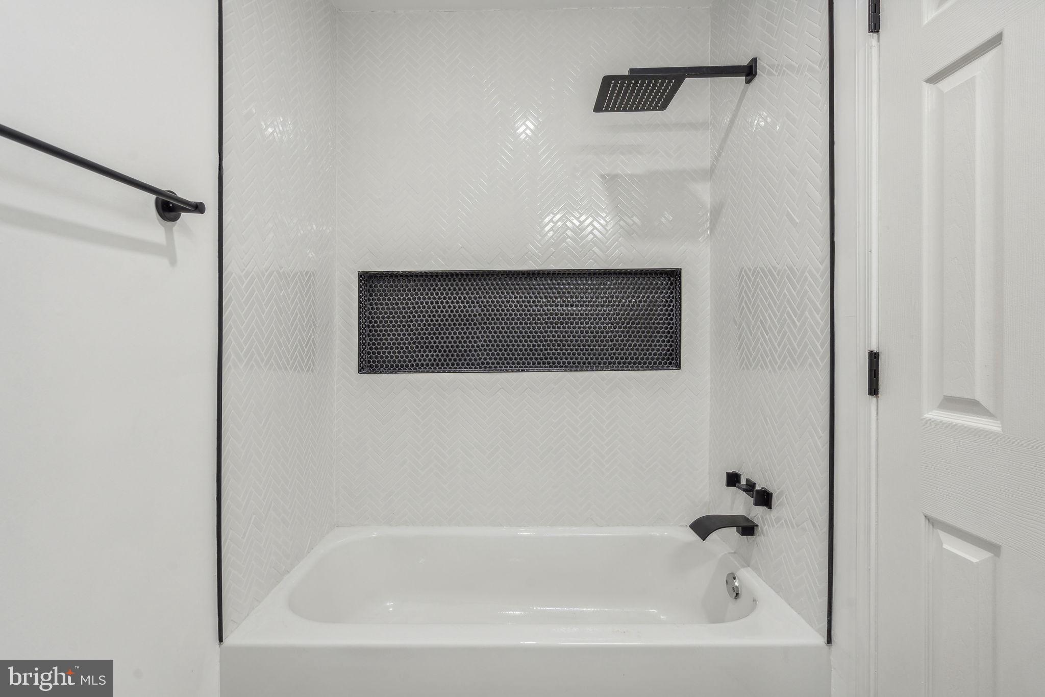 ROXBOROUGH - Residential