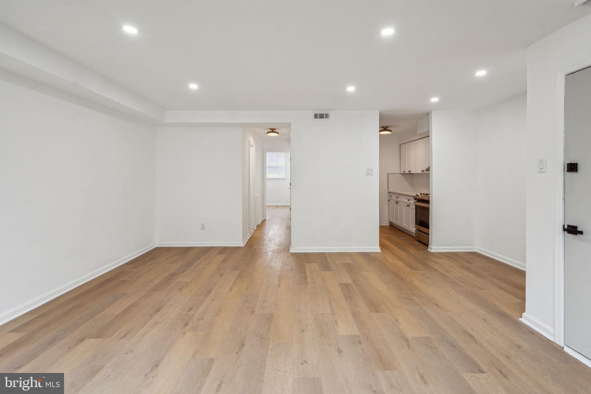 ROXBOROUGH - Residential