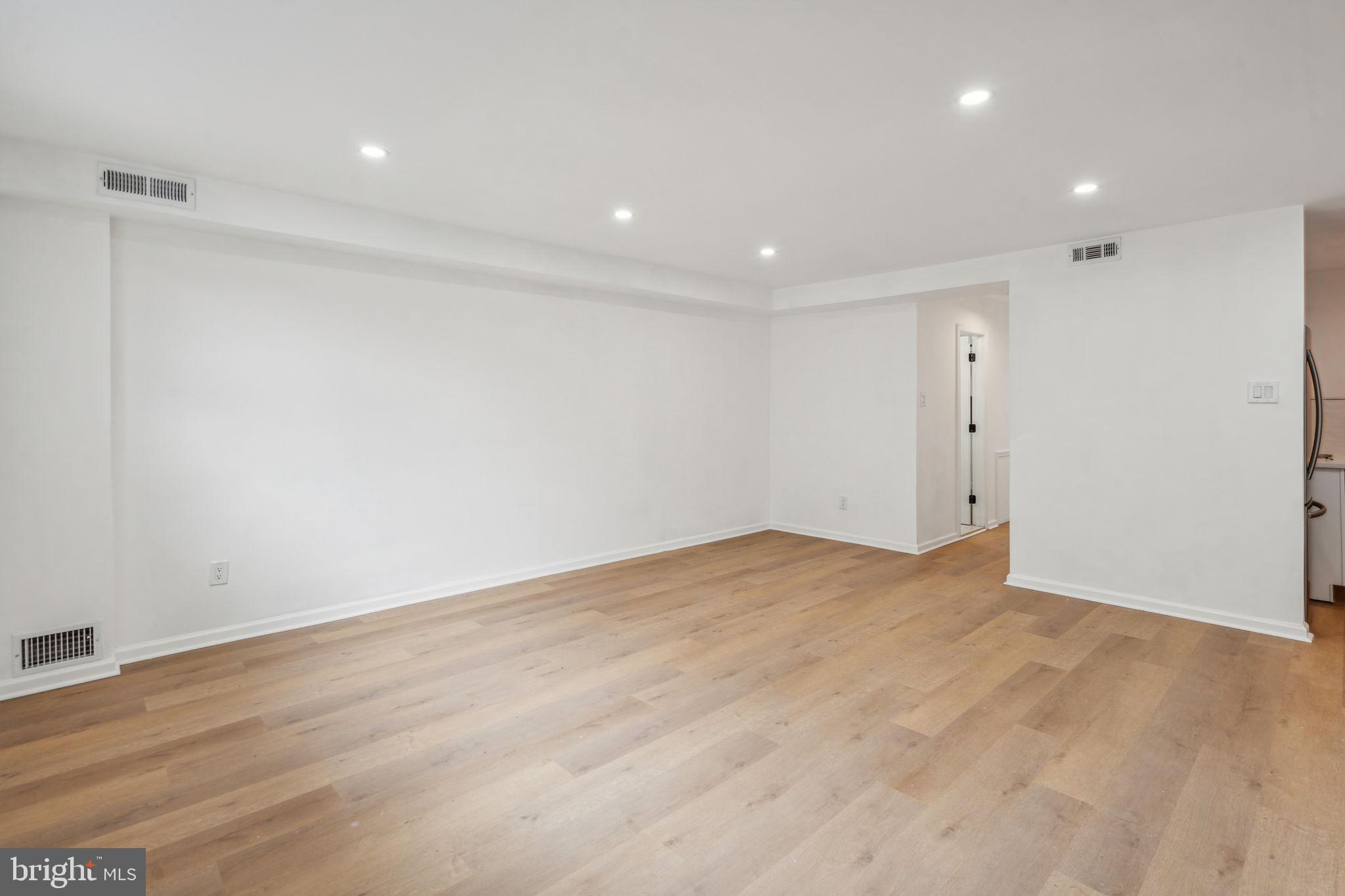 ROXBOROUGH - Residential