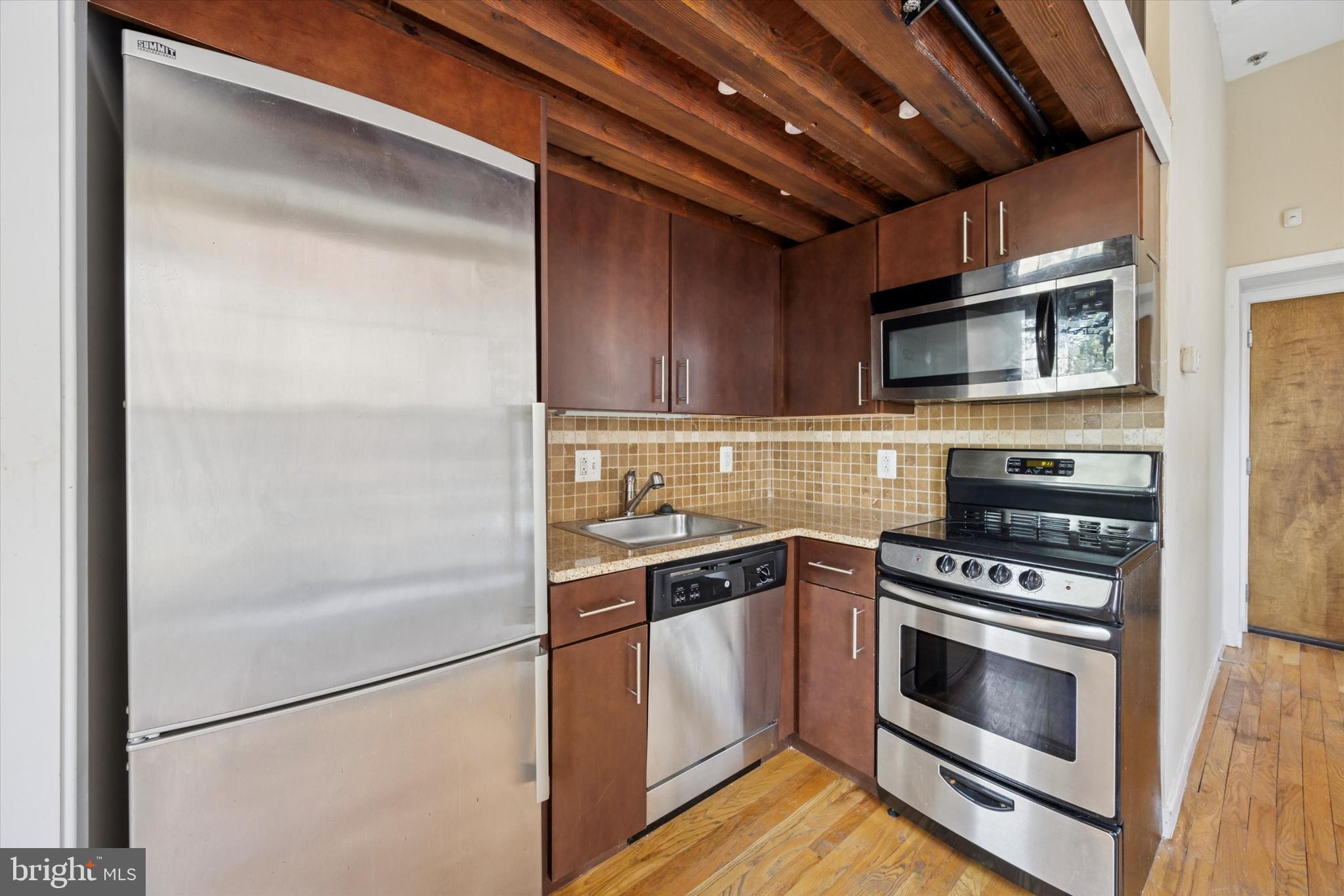 1201-15 FITZWATER STREET 15 204