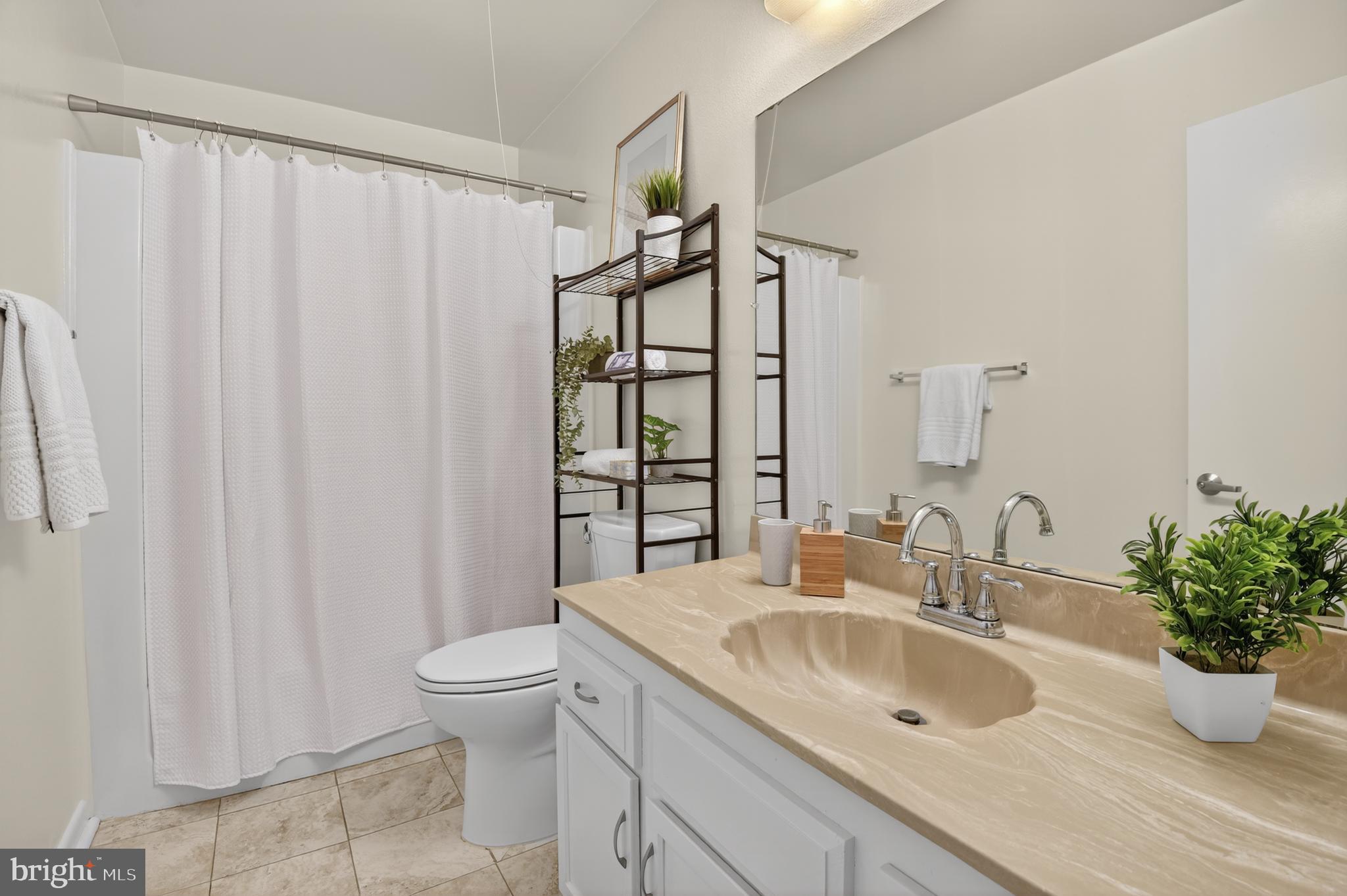 LEISURE WORLD - Residential