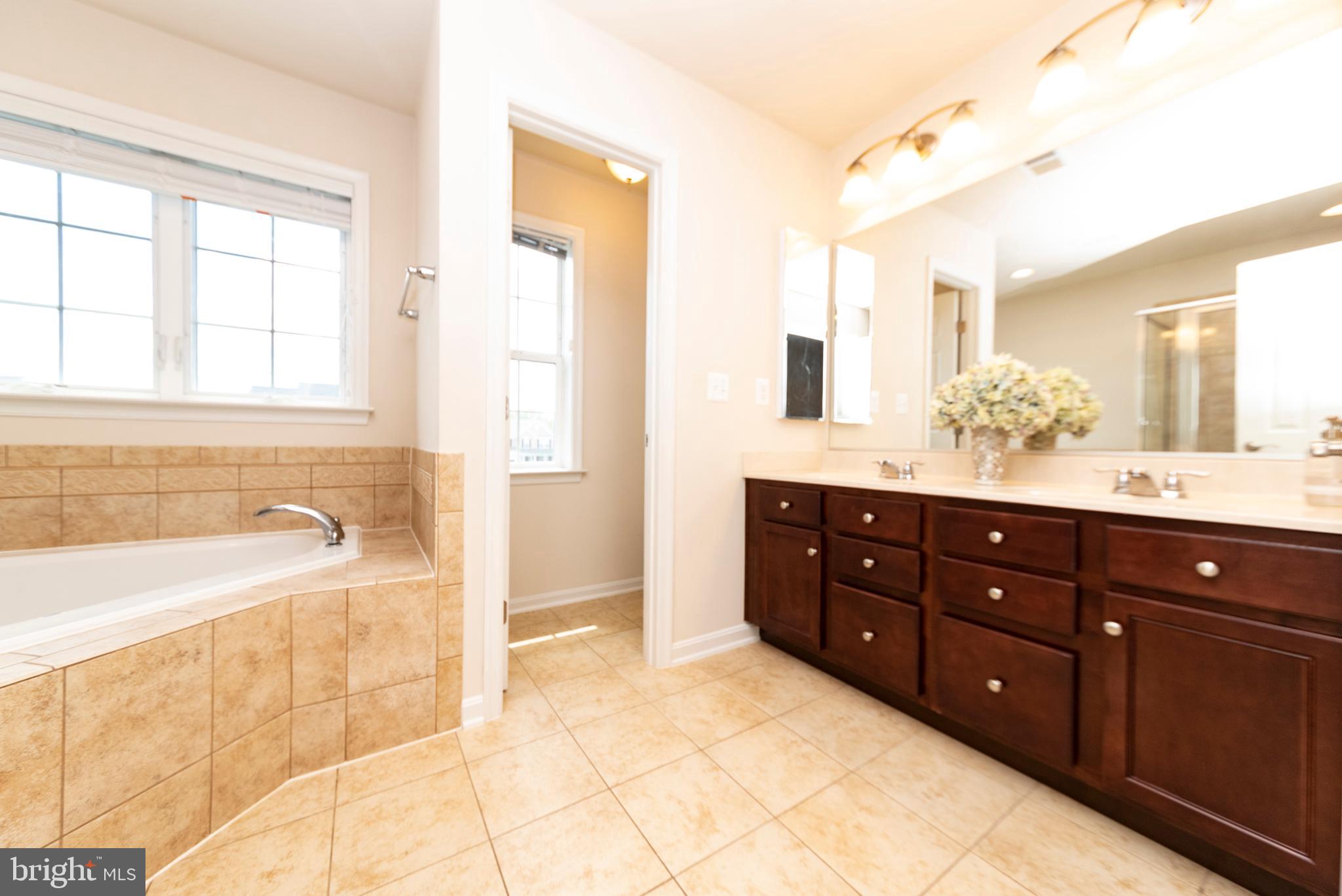 NORTH BROOK - Residential