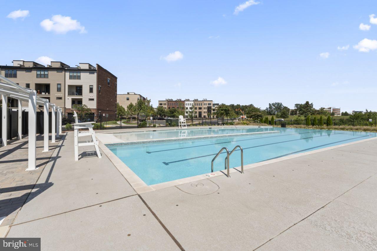 METRO WALK AT MOOREFIELD STATION - Residential Lease