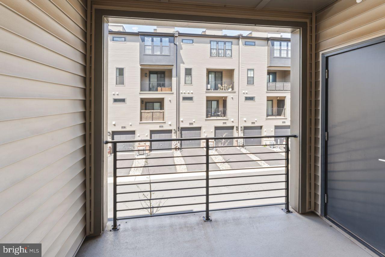 METRO WALK AT MOOREFIELD STATION - Residential Lease