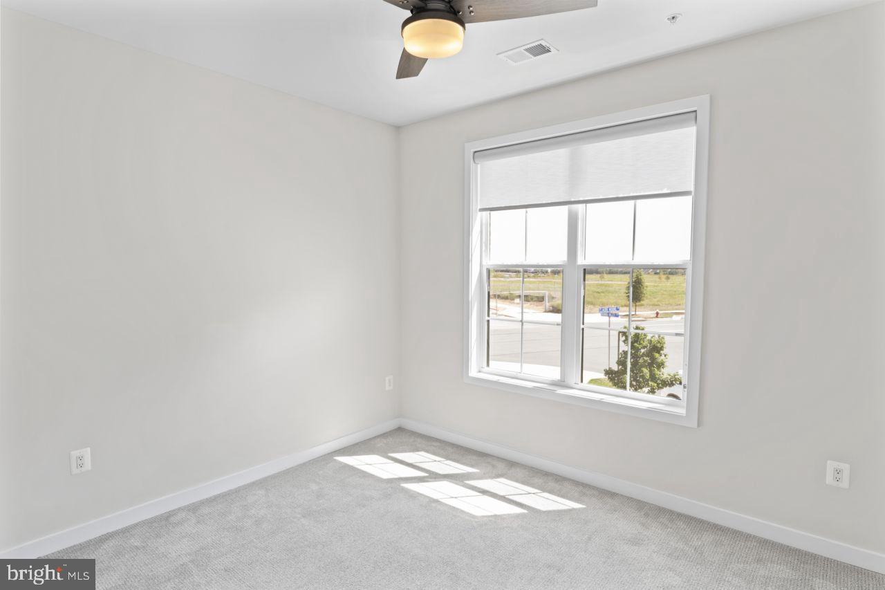 METRO WALK AT MOOREFIELD STATION - Residential Lease