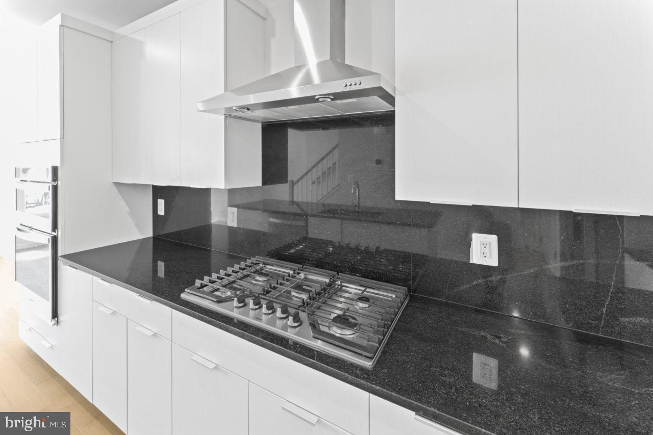 METRO WALK AT MOOREFIELD STATION - Residential Lease