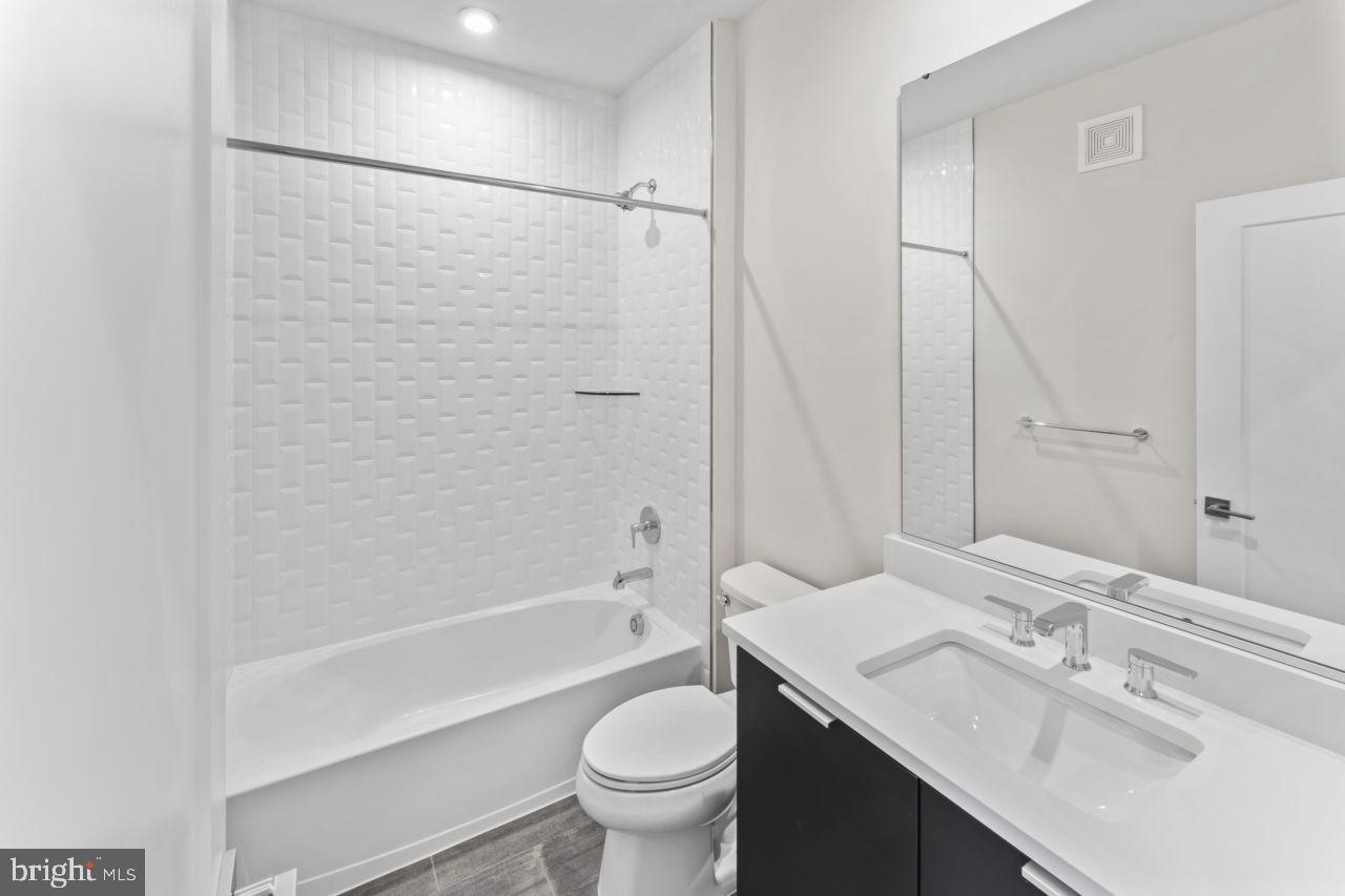 METRO WALK AT MOOREFIELD STATION - Residential Lease