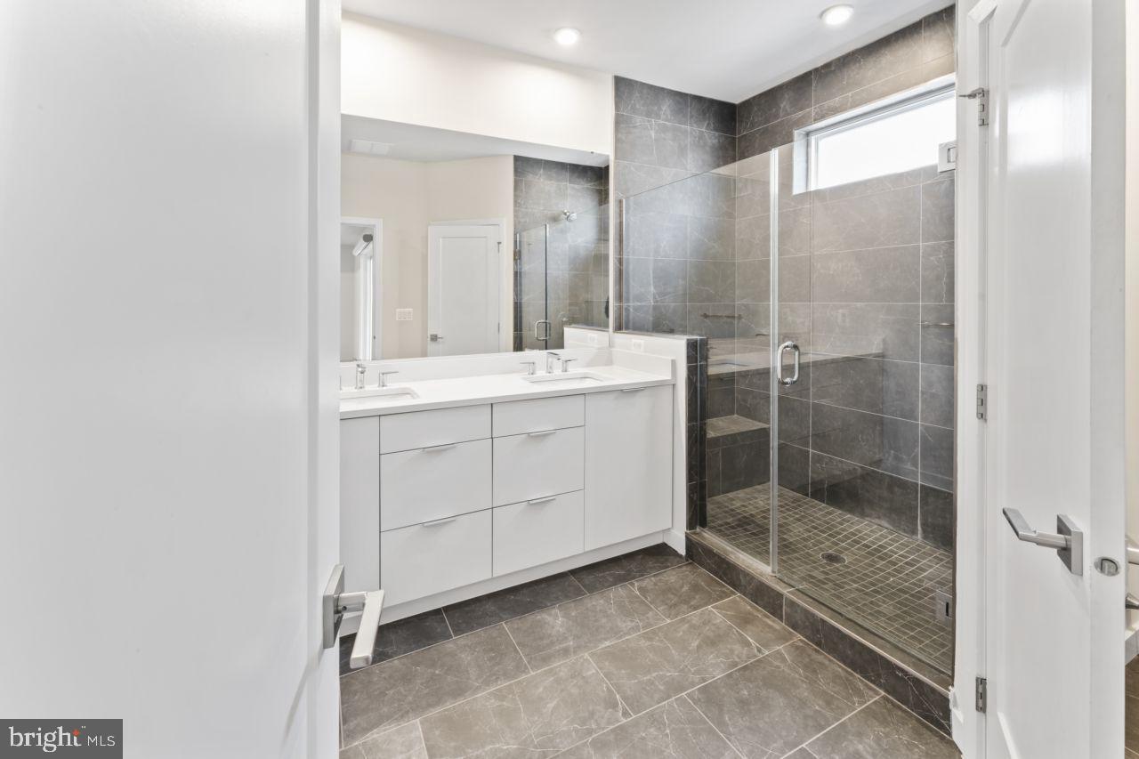 METRO WALK AT MOOREFIELD STATION - Residential Lease