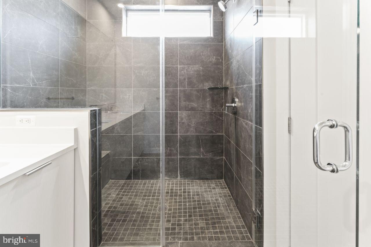 METRO WALK AT MOOREFIELD STATION - Residential Lease