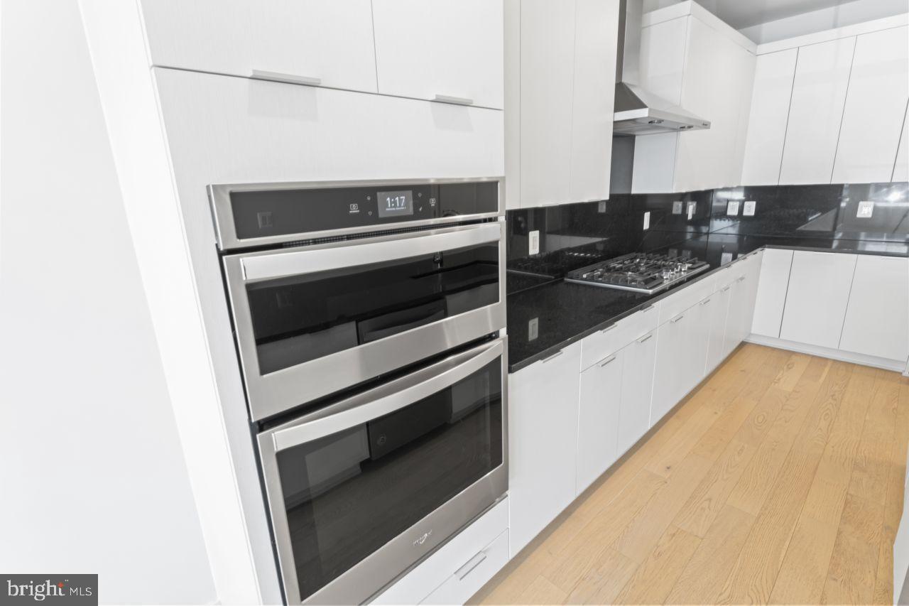 METRO WALK AT MOOREFIELD STATION - Residential Lease