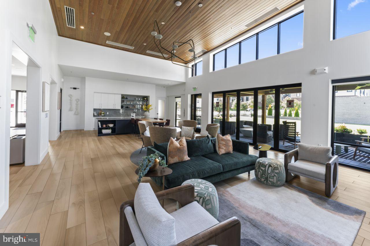 METRO WALK AT MOOREFIELD STATION - Residential Lease