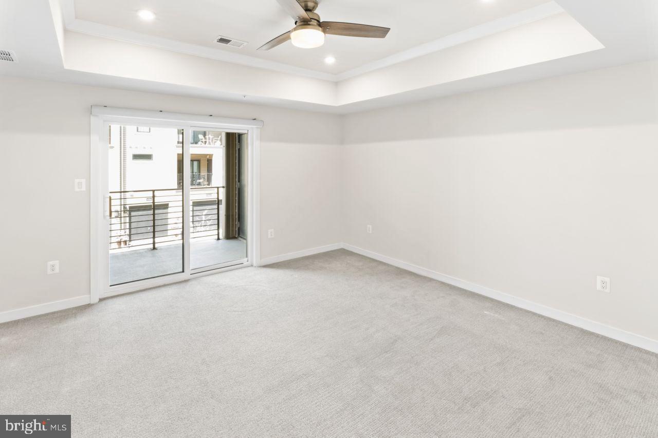 METRO WALK AT MOOREFIELD STATION - Residential Lease