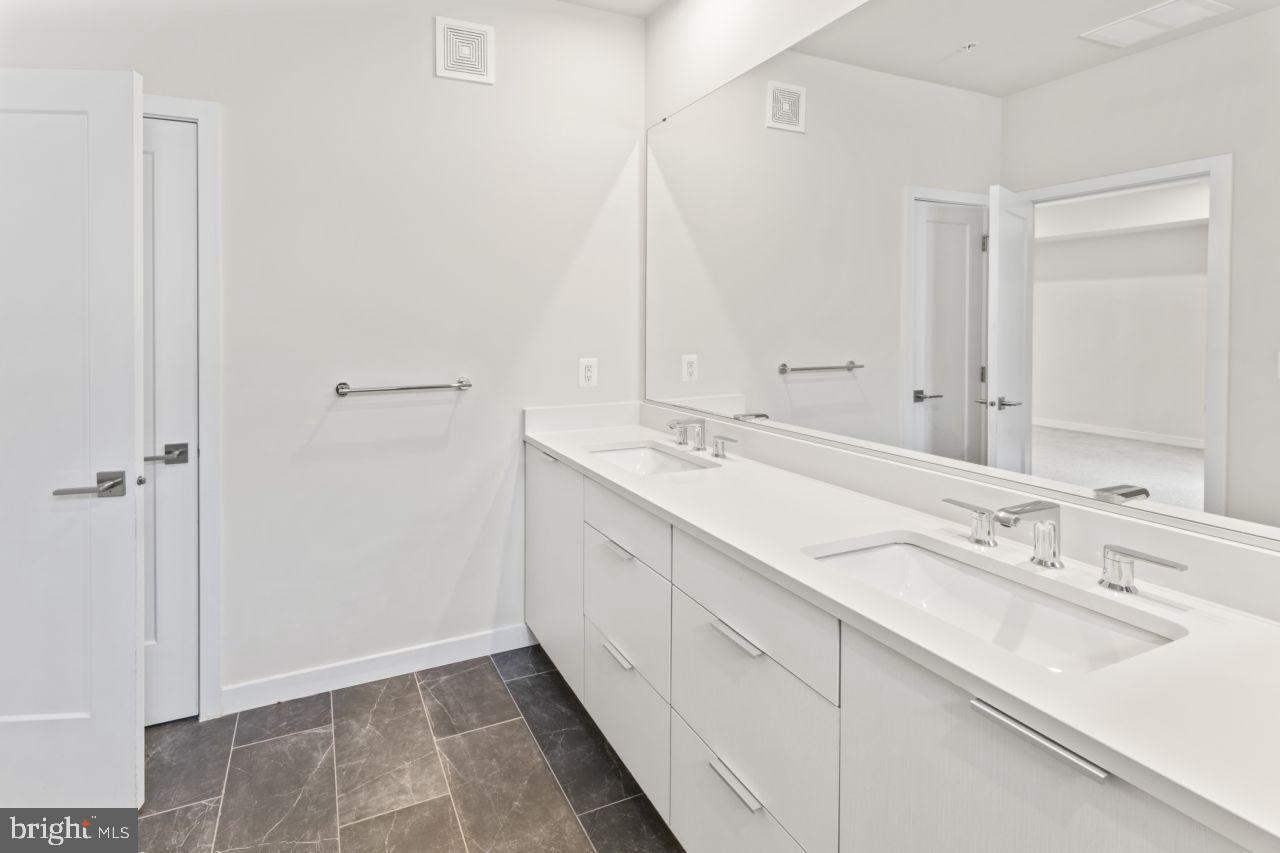 METRO WALK AT MOOREFIELD STATION - Residential Lease