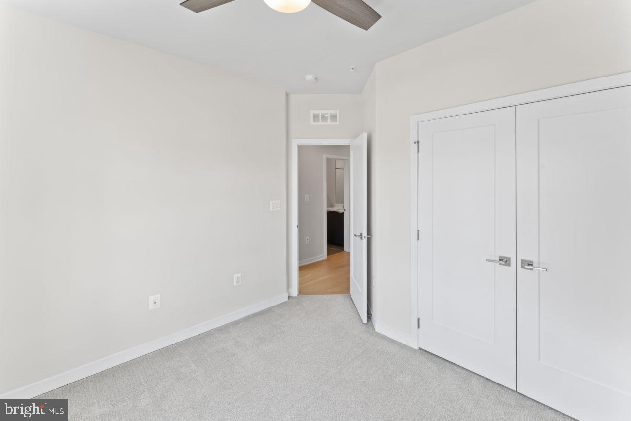 METRO WALK AT MOOREFIELD STATION - Residential Lease