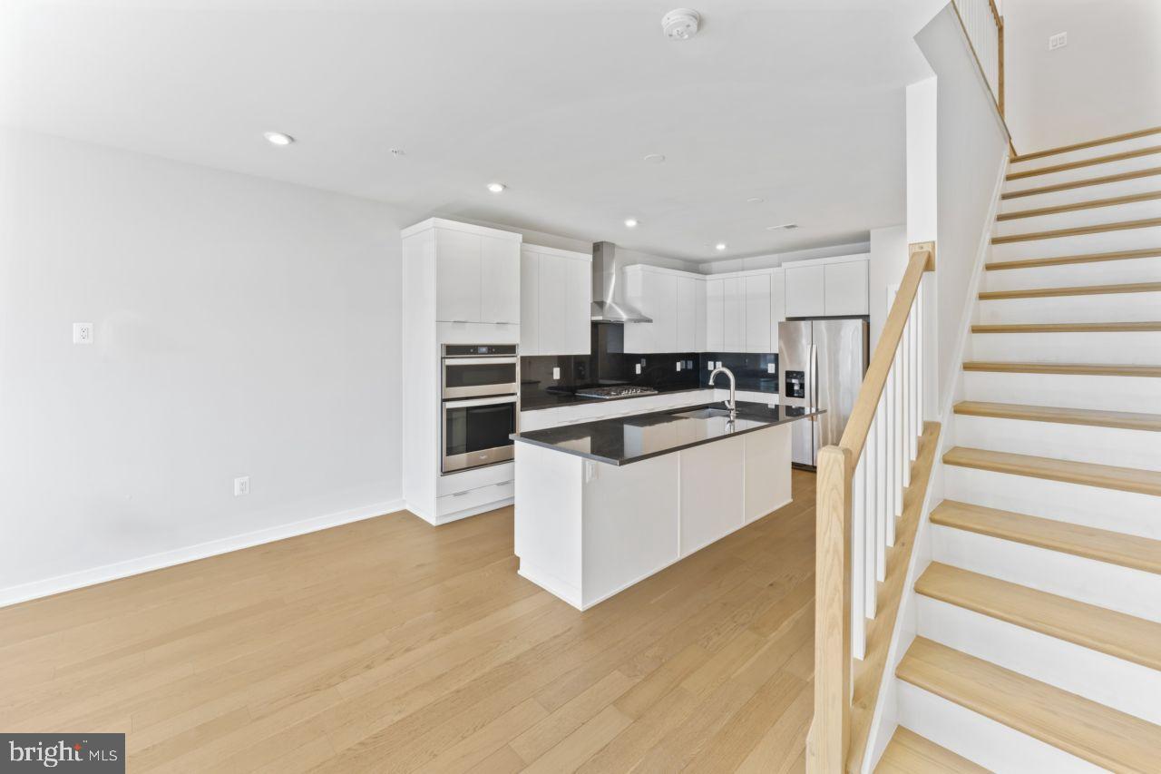 METRO WALK AT MOOREFIELD STATION - Residential Lease