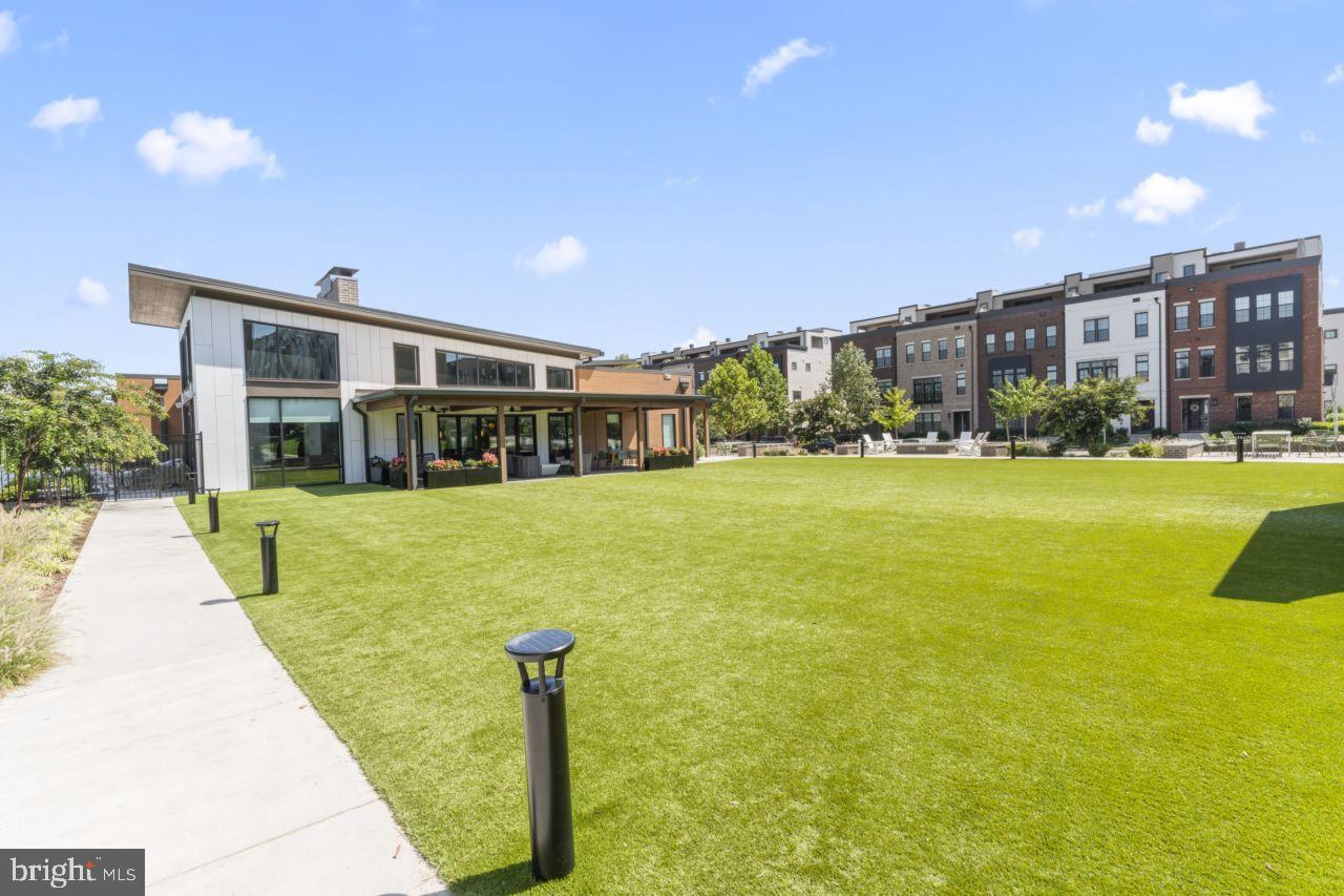 METRO WALK AT MOOREFIELD STATION - Residential Lease