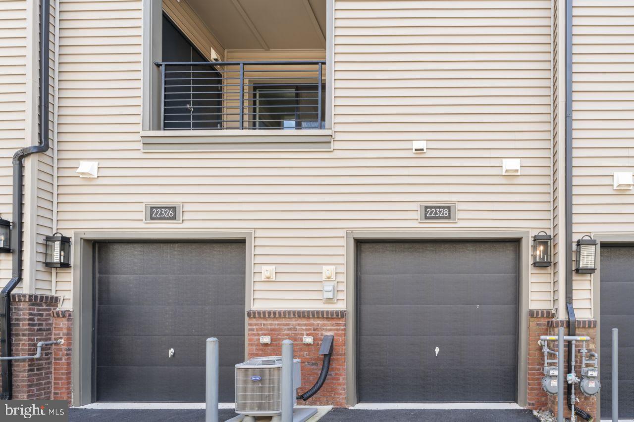 METRO WALK AT MOOREFIELD STATION - Residential Lease