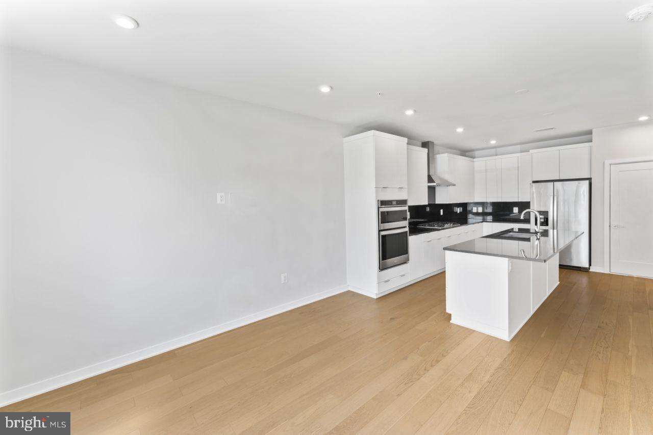 METRO WALK AT MOOREFIELD STATION - Residential Lease