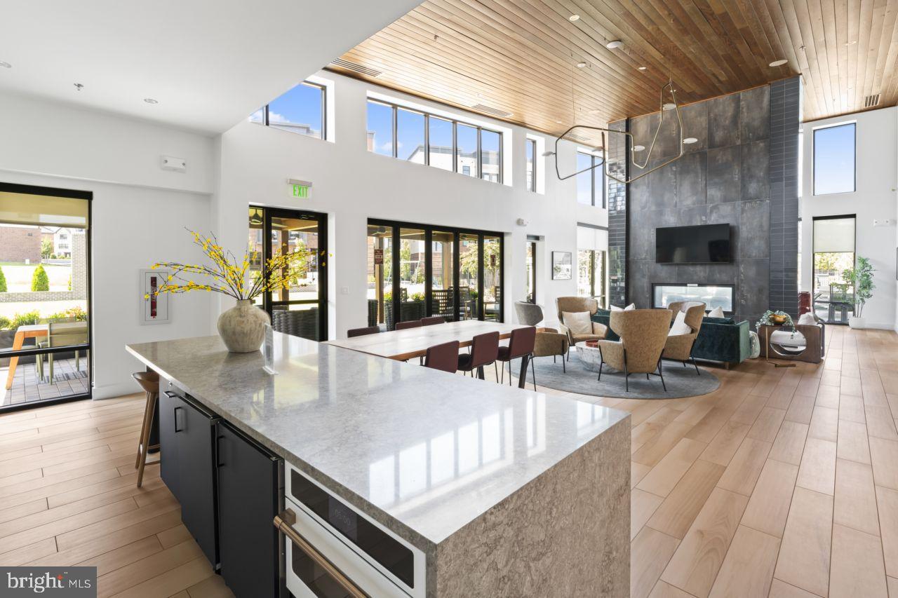 METRO WALK AT MOOREFIELD STATION - Residential Lease