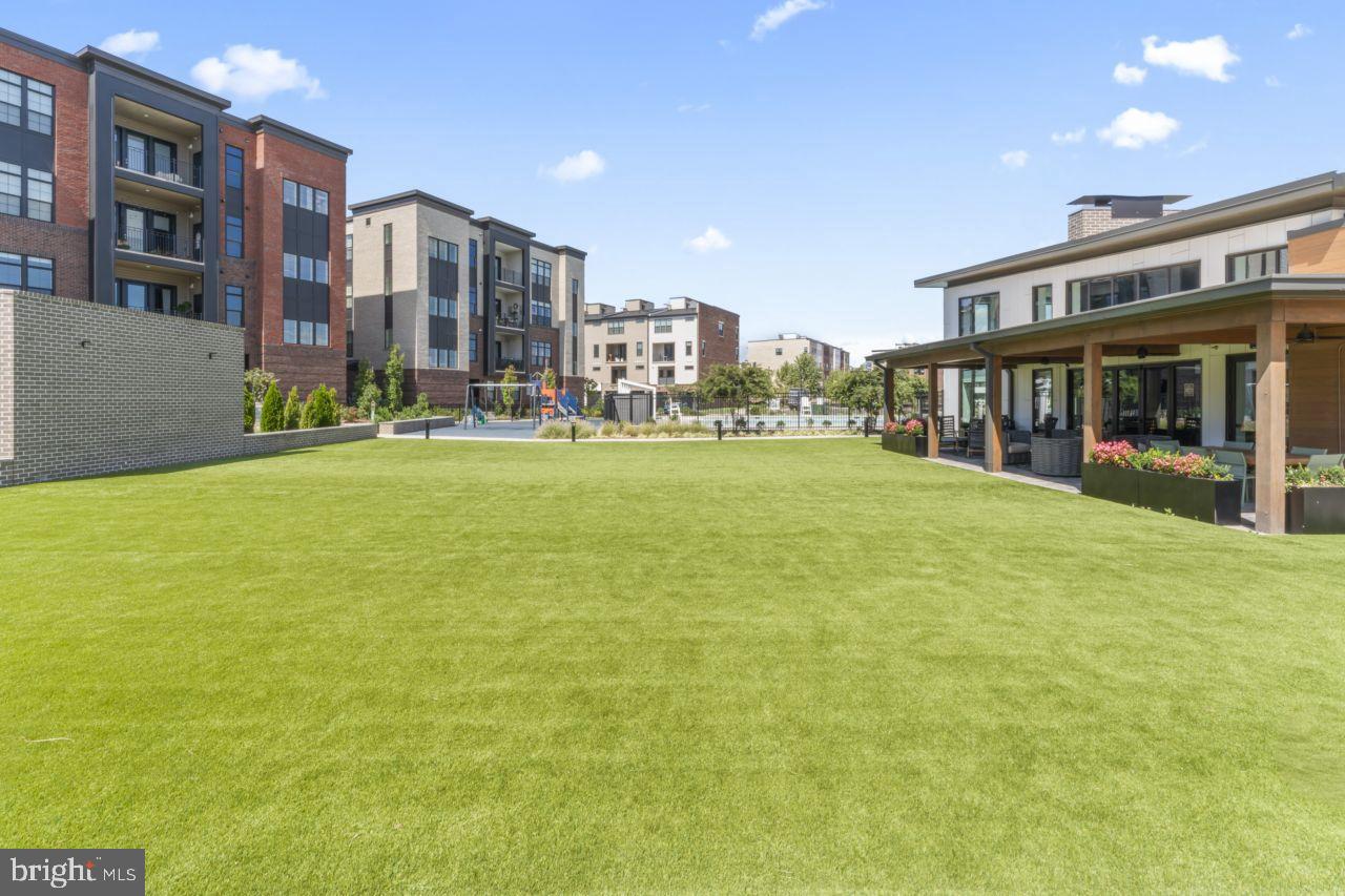 METRO WALK AT MOOREFIELD STATION - Residential Lease