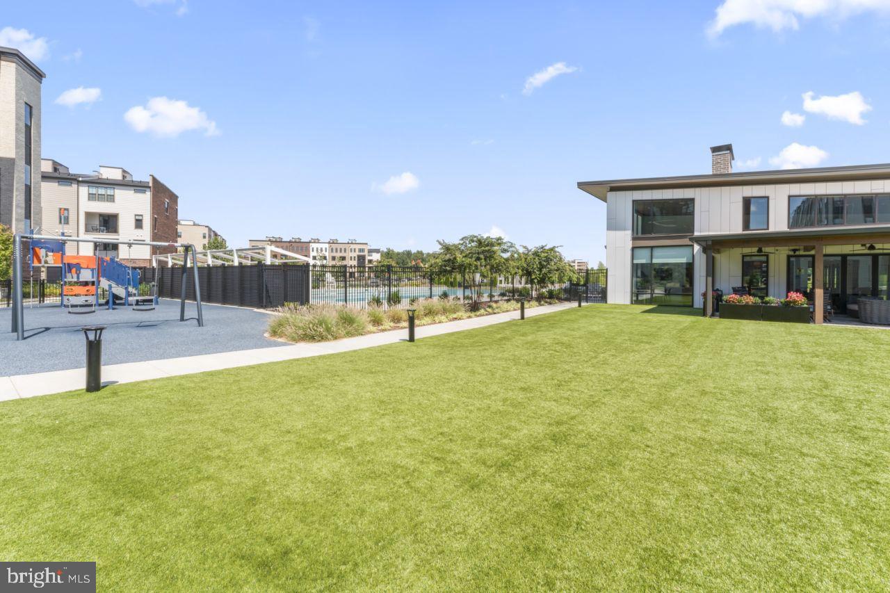 METRO WALK AT MOOREFIELD STATION - Residential Lease