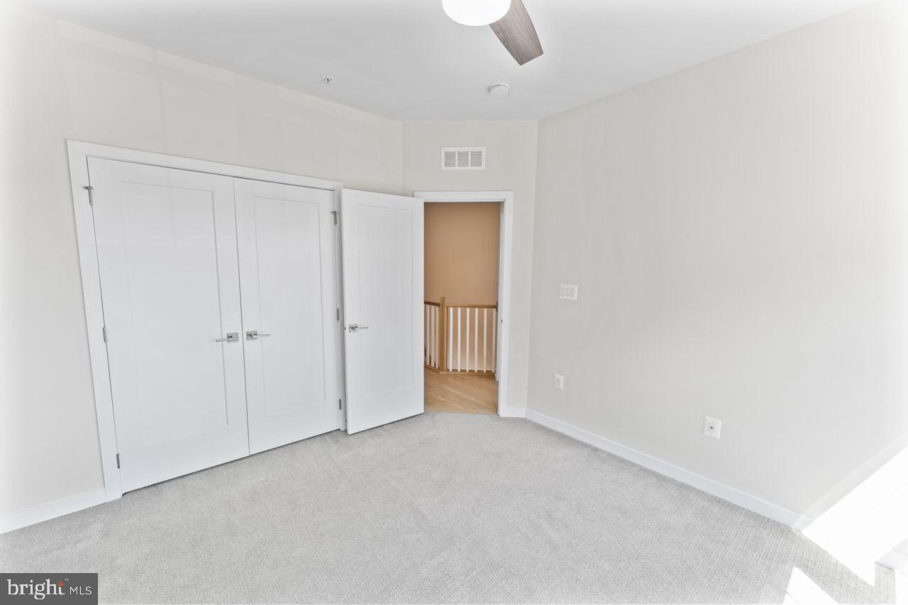 METRO WALK AT MOOREFIELD STATION - Residential Lease