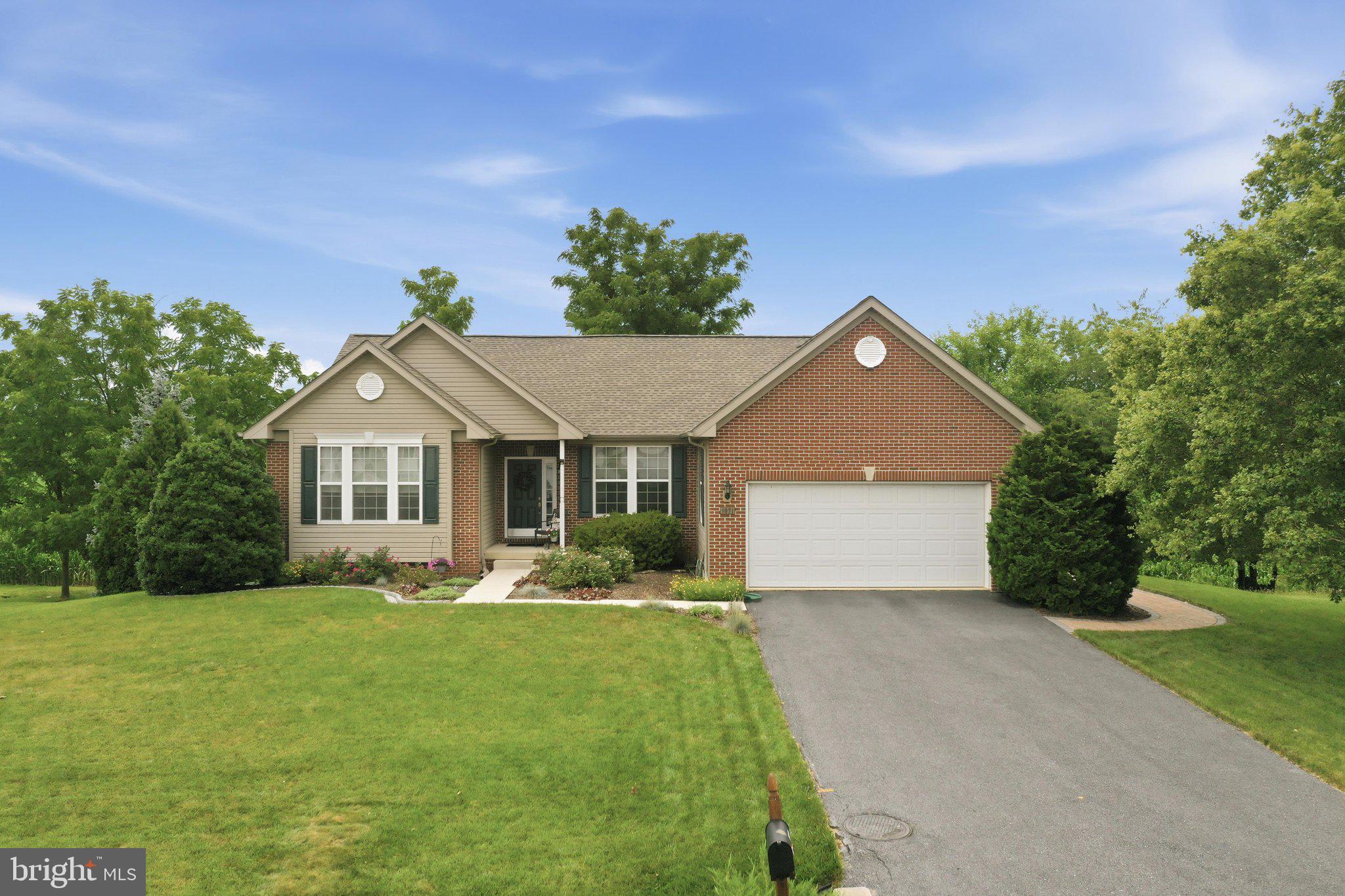 1071 CRESTWOOD DRIVE
