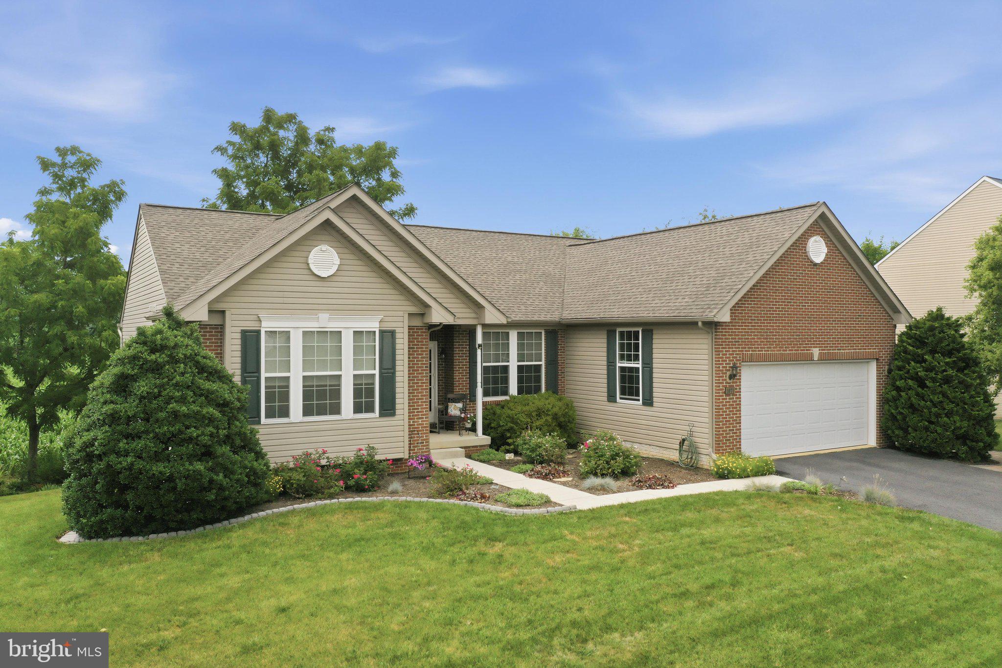 1071 CRESTWOOD DRIVE