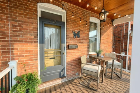 Townhouse For Sale - 133 S Walnut Street<br/> York County, DALLASTOWN, PA 17313