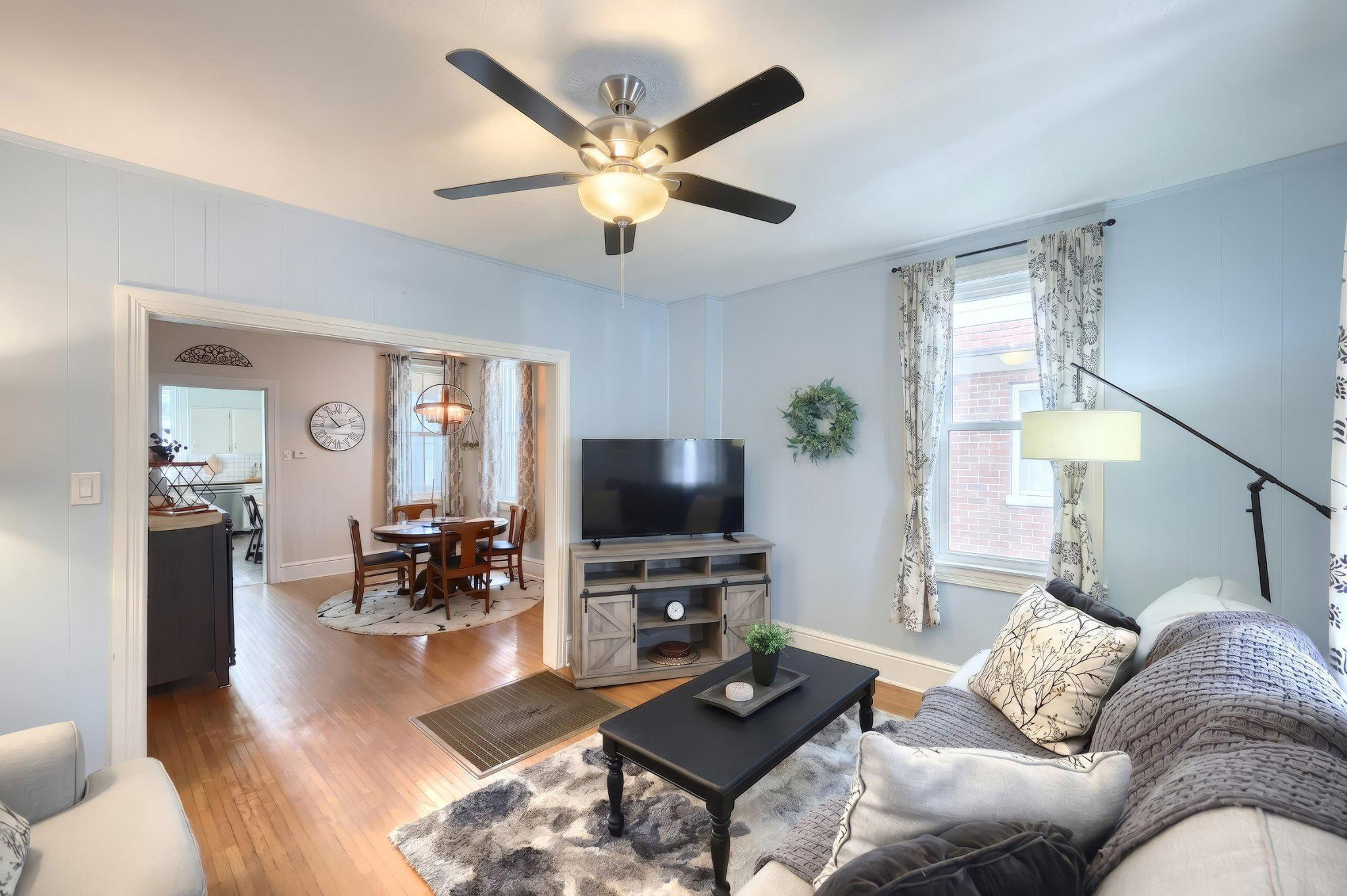133 S WALNUT STREET