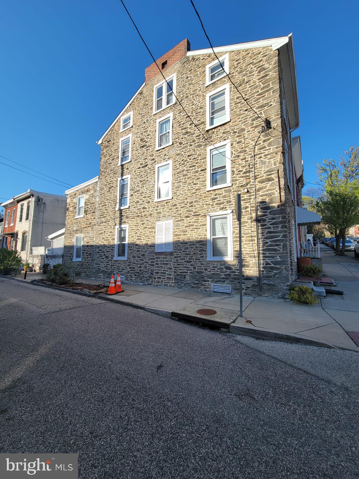132 JAMESTOWN STREET