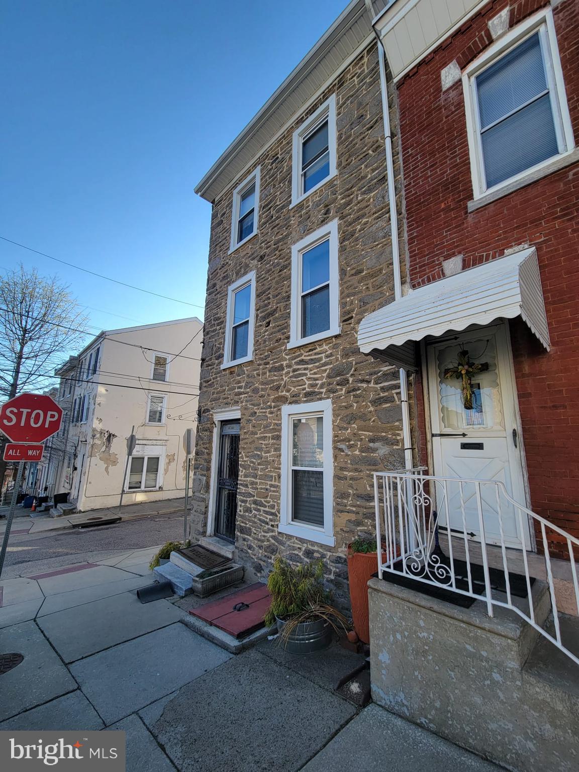 132 JAMESTOWN STREET
