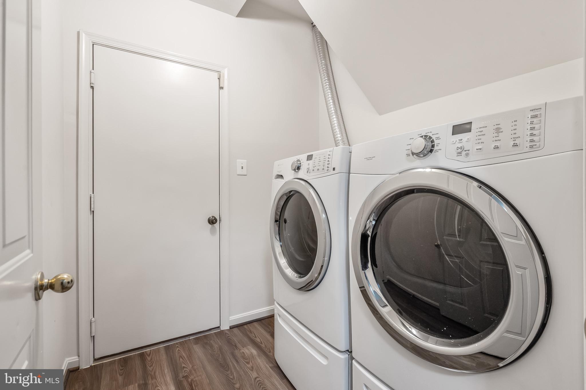 SUTTON RIDGE - Residential