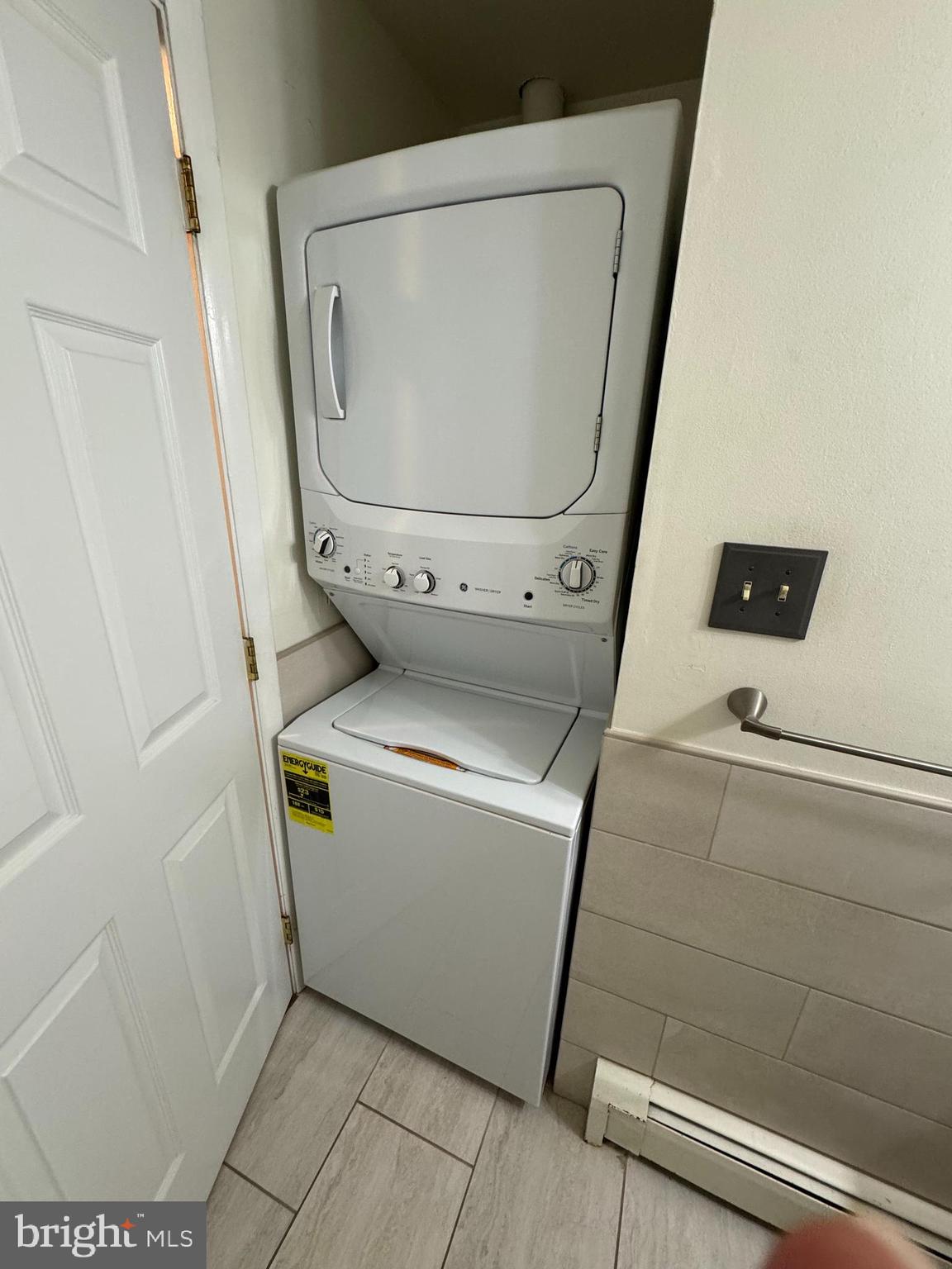 WALNUT COURT - Residential Lease