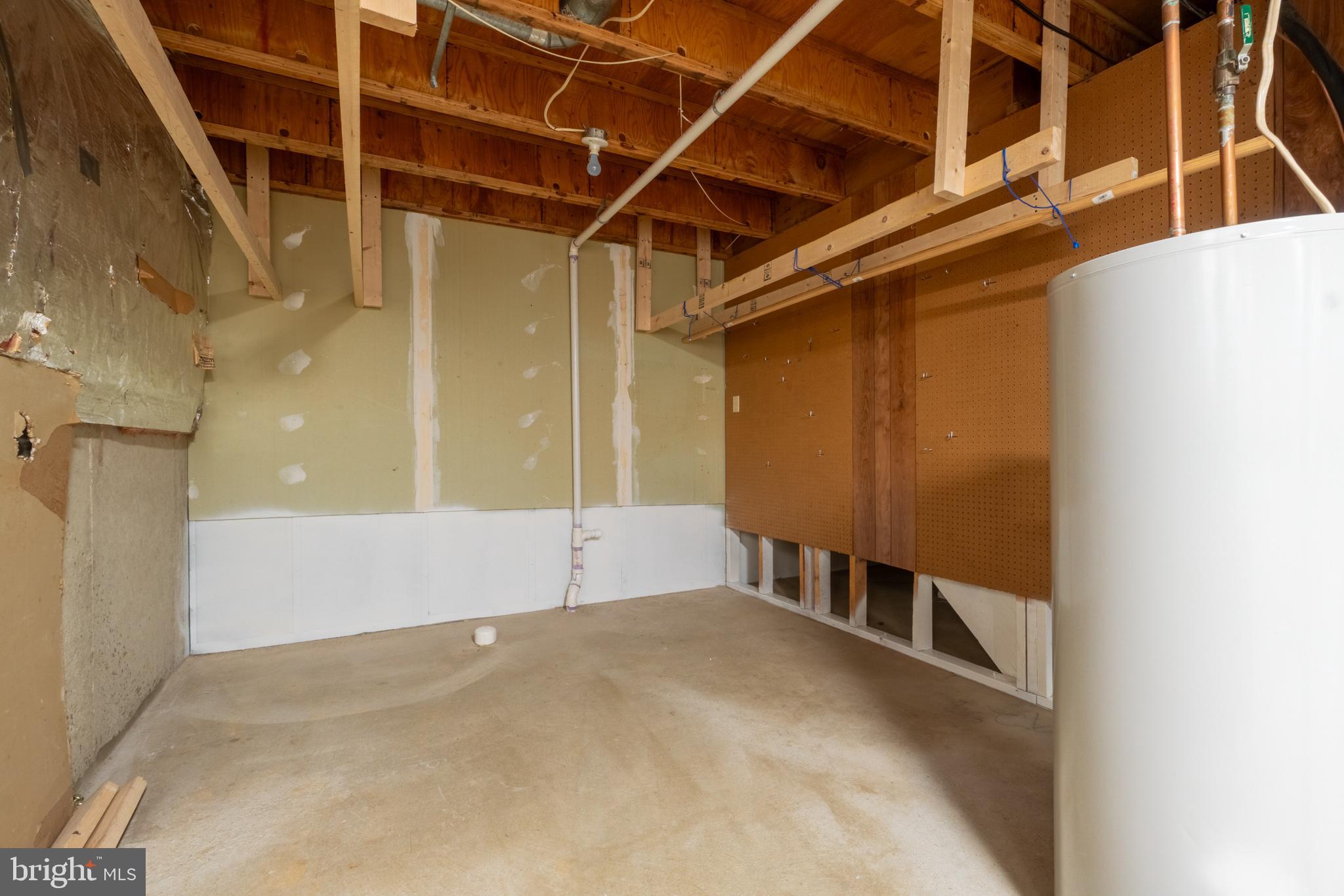 AMBERLEIGH - Residential Lease