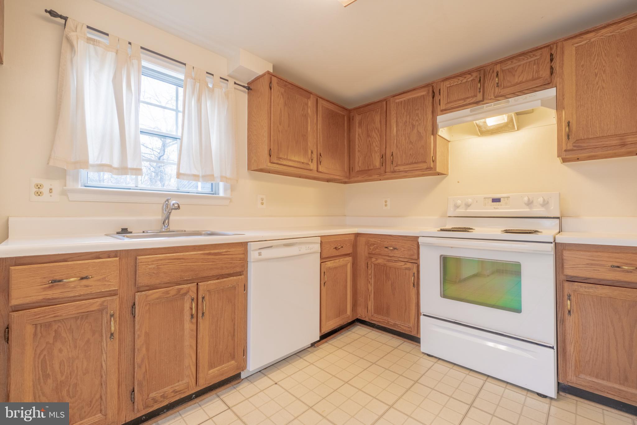 AMBERLEIGH - Residential Lease