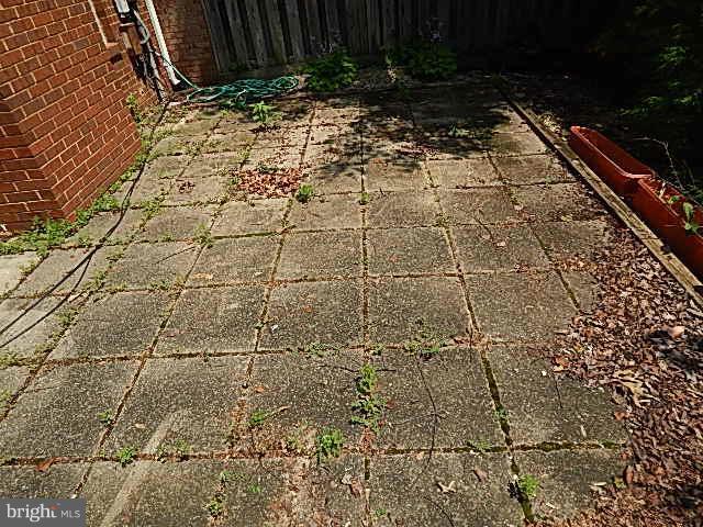 SARATOGA TOWNHOUSES - Residential