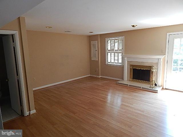 SARATOGA TOWNHOUSES - Residential