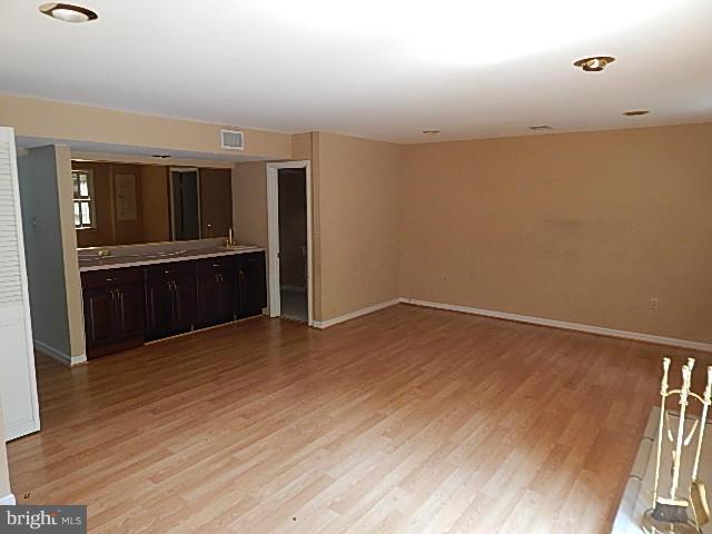 SARATOGA TOWNHOUSES - Residential