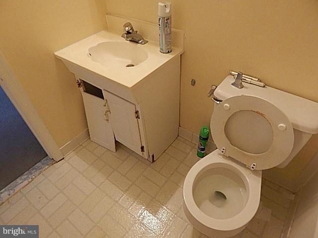 SARATOGA TOWNHOUSES - Residential