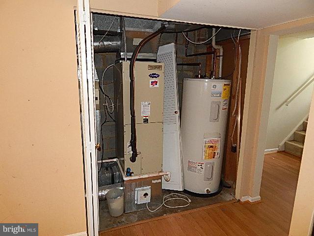 SARATOGA TOWNHOUSES - Residential