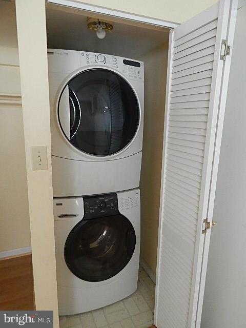 SARATOGA TOWNHOUSES - Residential