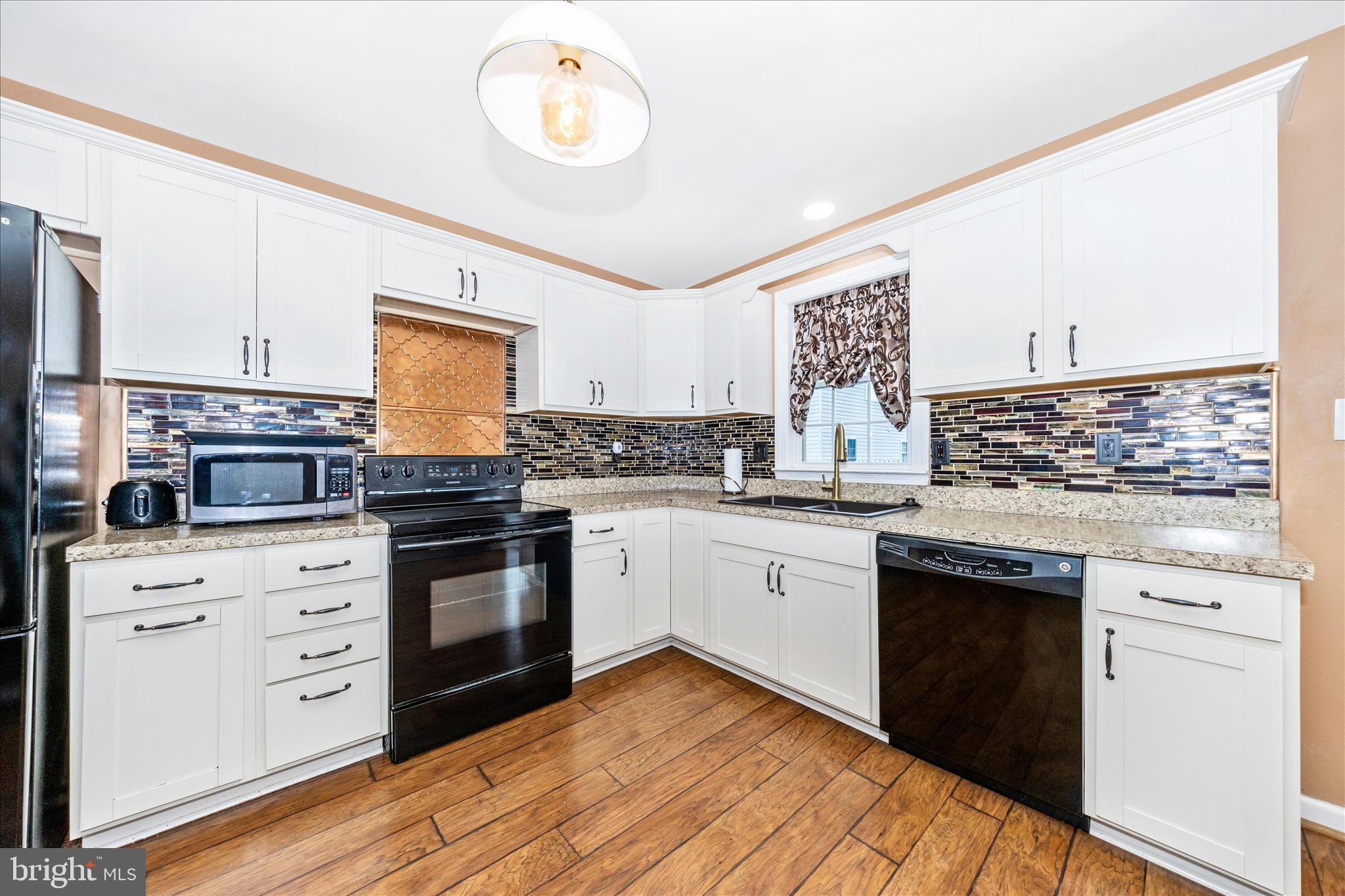 CROSS CREEK - Residential