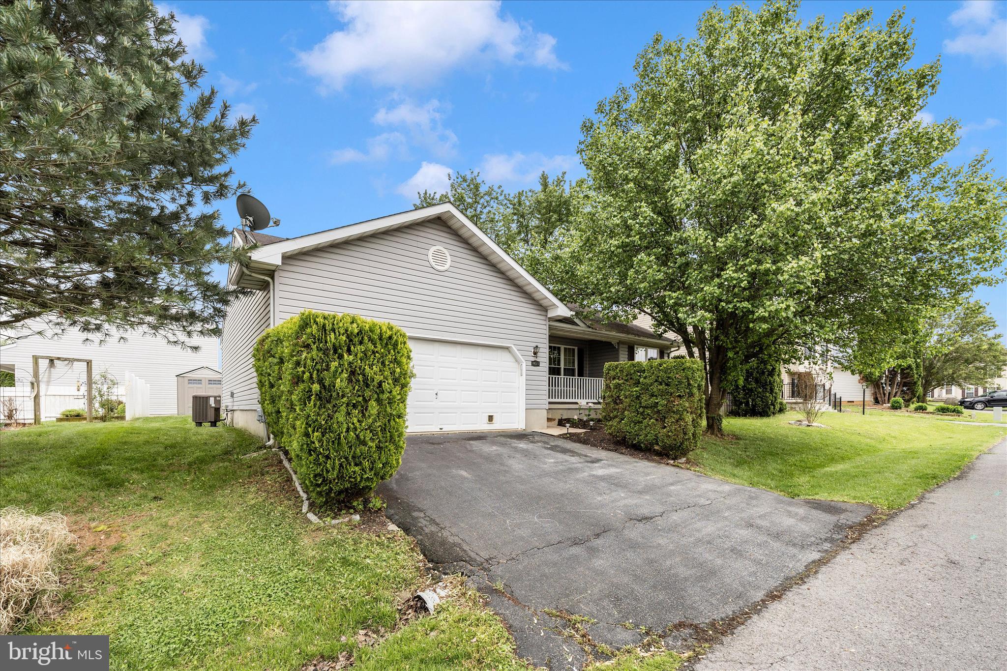 CROSS CREEK - Residential