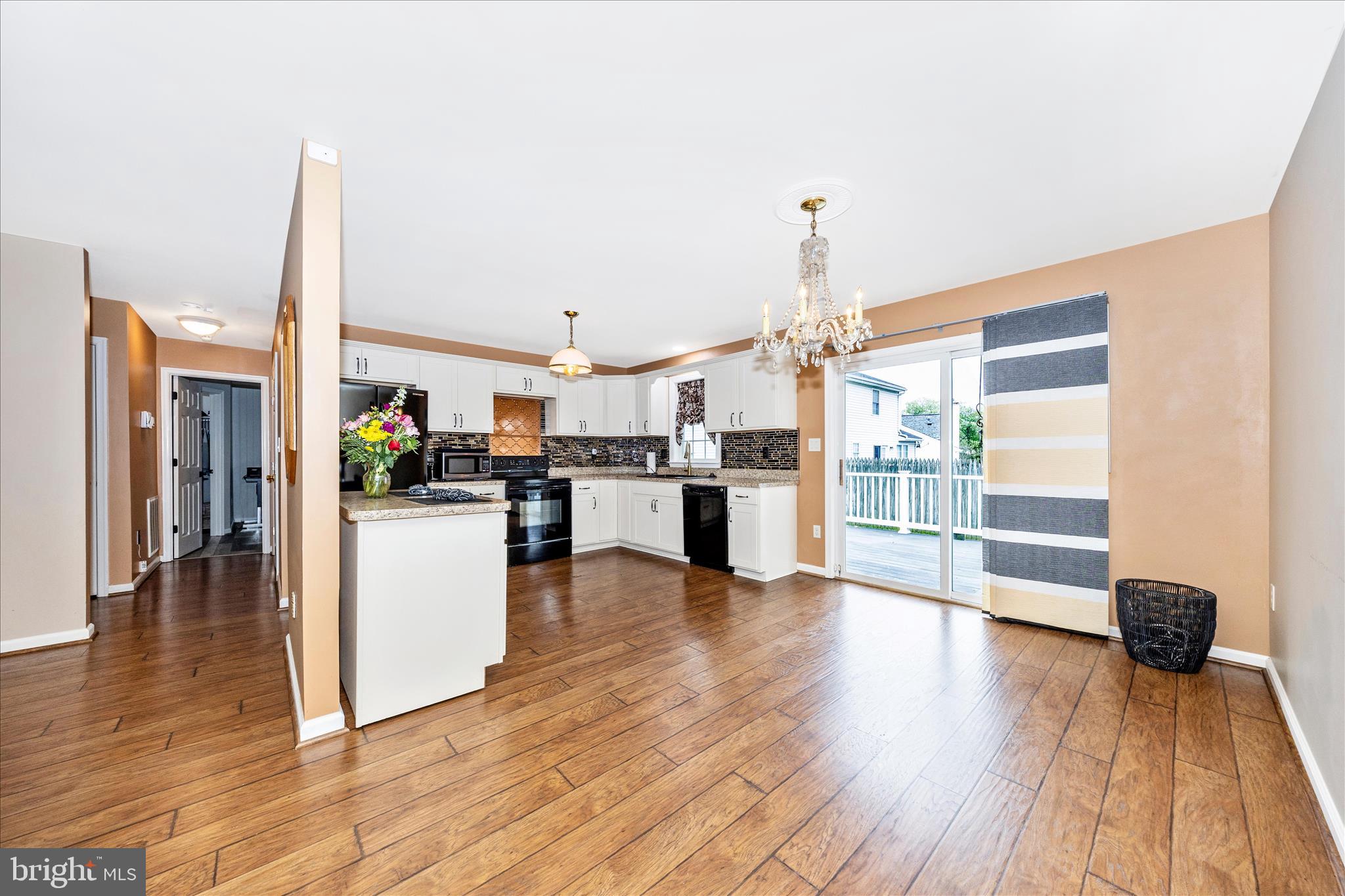 CROSS CREEK - Residential