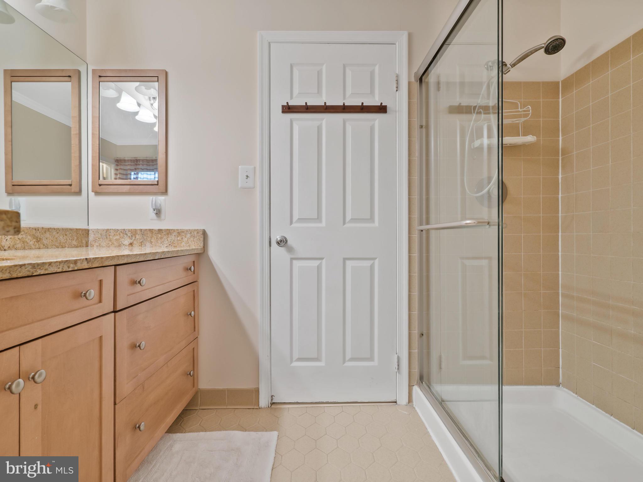 LONGWOOD KNOLLS - Residential Lease